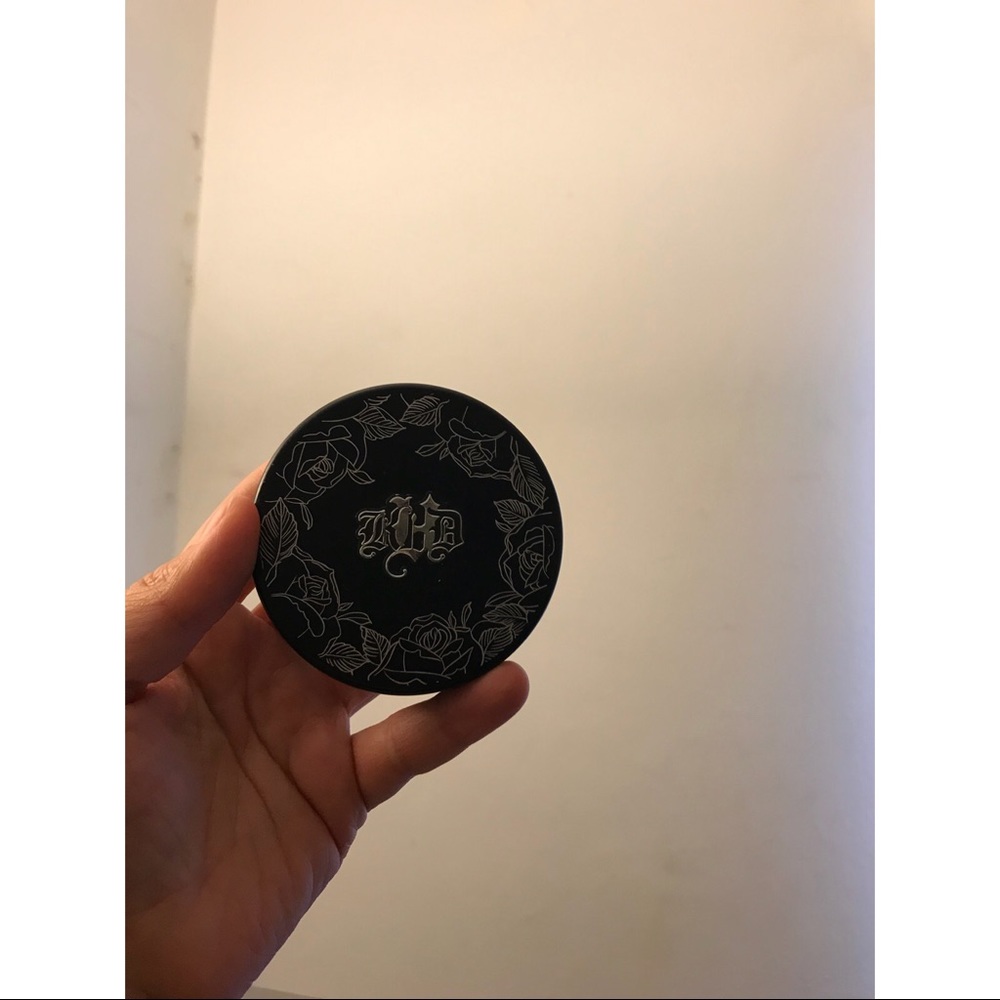 Kat von d lock in powder.